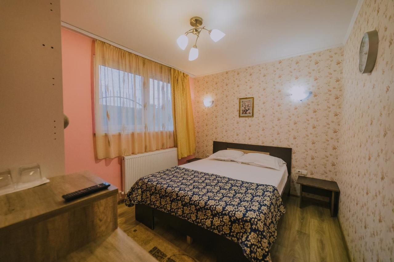 Hostel Denisa Bodzavásár Kültér fotó