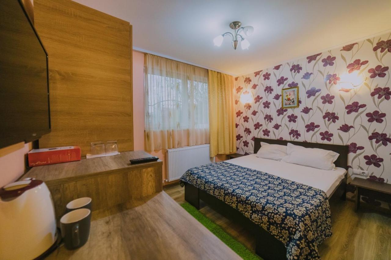 Hostel Denisa Bodzavásár Kültér fotó
