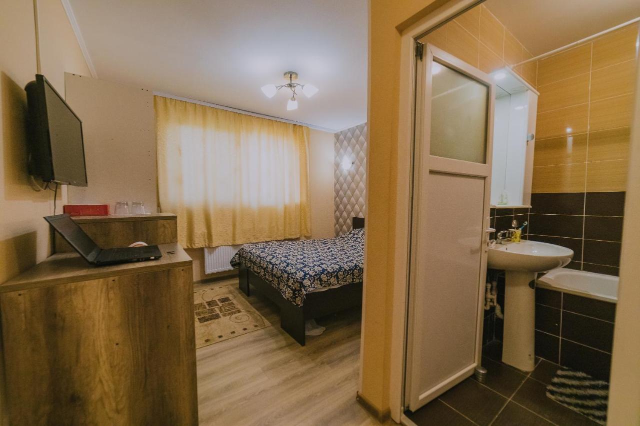 Hostel Denisa Bodzavásár Kültér fotó