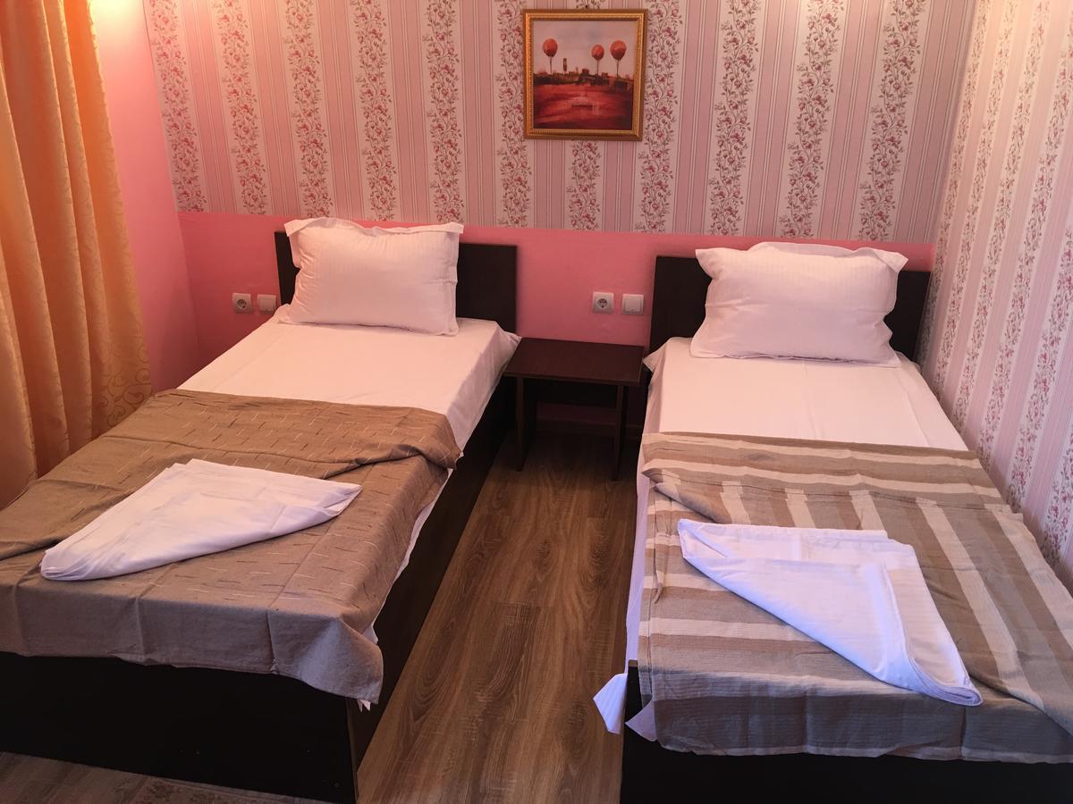 Hostel Denisa Bodzavásár Kültér fotó