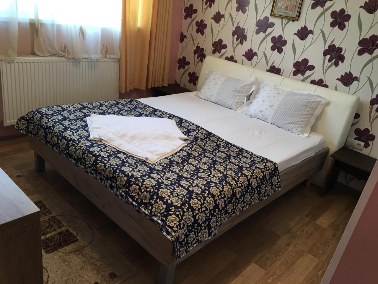 Hostel Denisa Bodzavásár Kültér fotó