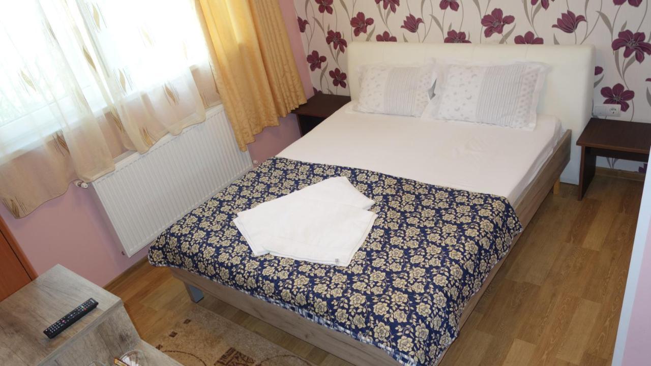 Hostel Denisa Bodzavásár Kültér fotó